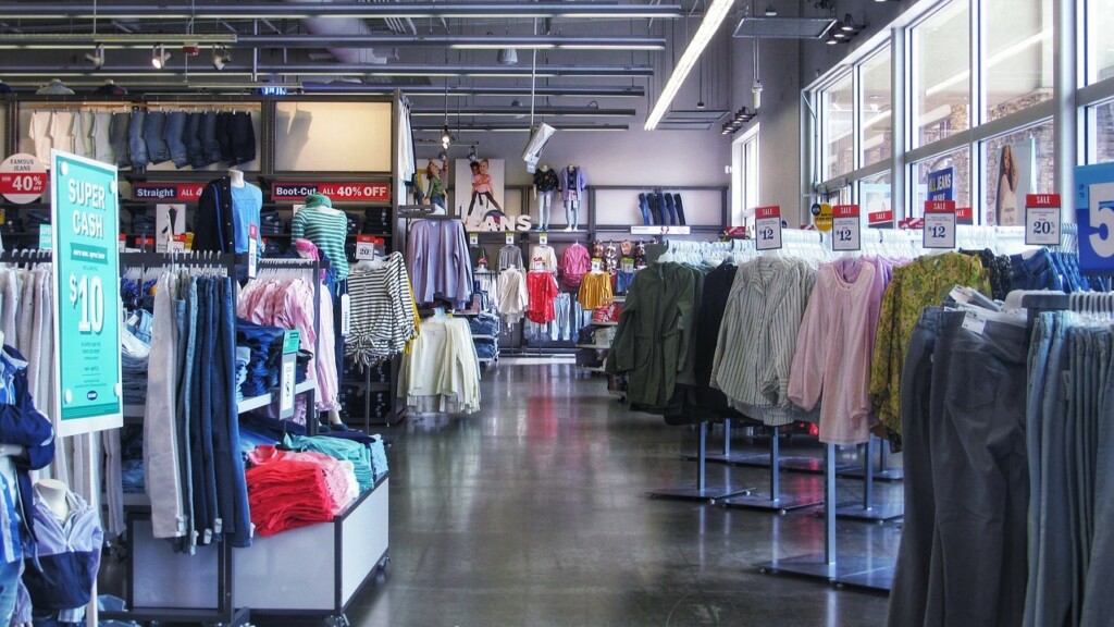 RFID vs Barcode in Retail: Why the Smartest Strategy Uses Both